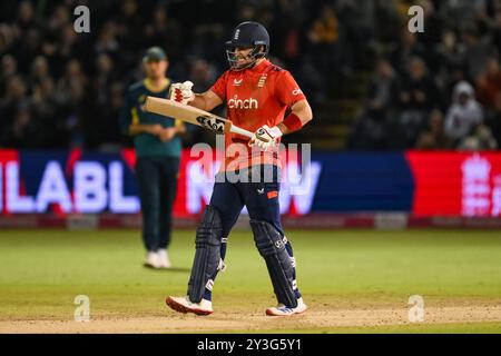 Liam Livingston dell'Inghilterra reagisce al raggiungimento di un confine durante la seconda Vitality IT20 Series England vs Australia al Sophia Gardens Cricket Ground, Cardiff, Regno Unito, 13 settembre 2024 (foto di Craig Thomas/News Images) Foto Stock