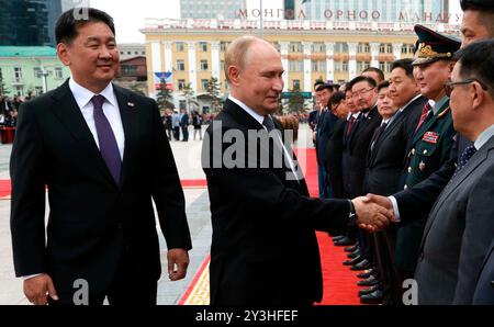 Vladimir PUTIN (Presidente della Russia) con Ukhnaagiin Khurelsukh (Presidente della Mongolia), visita in Mongolia dal 2 al 3 settembre 2024 visita ufficiale in Mongolia Vladimir Putin ha effettuato una visita ufficiale in Mongolia su invito del Presidente della Mongolia Ukhnaagiin Khurelsukh. Foto: Il Cremlino Mosca via Foto Stock