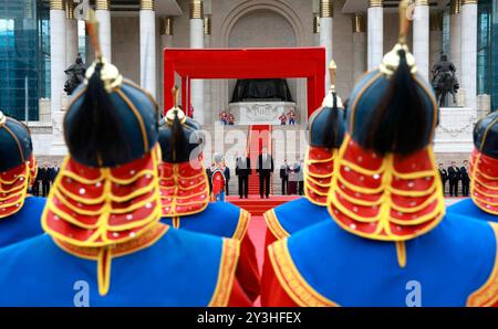 Vladimir PUTIN (Presidente della Russia) con Ukhnaagiin Khurelsukh (Presidente della Mongolia), visita in Mongolia dal 2 al 3 settembre 2024 visita ufficiale in Mongolia Vladimir Putin ha effettuato una visita ufficiale in Mongolia su invito del Presidente della Mongolia Ukhnaagiin Khurelsukh. Foto: Il Cremlino Mosca via Foto Stock