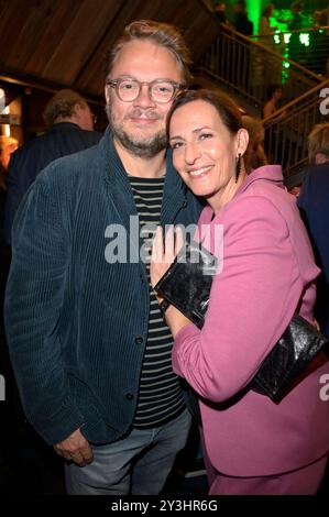 Ulrike Frank mit Ehemann Marc Schubring bei der Verleihung des Deutschen Schauspielpreises 2024 im Club Theater Berlin. Berlino, 13.09.2024 *** Ulrike Frank con il marito Marc Schubring alla cerimonia del German Acting Award 2024 al Club Theater Berlin, 13 09 2024 foto:XF.xKernx/xFuturexImagex schauspielpreis 4692 Foto Stock