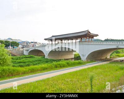 Villaggio di Jeonju Hanok tradizionale città coreana a Jeonju, Jeonbuk, Corea del Sud. Foto Stock