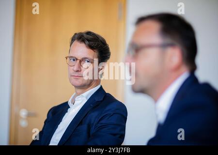 Intervista a Hendrik Wuest, CDU, Ministerpraesident von Nordrhein-Westfalen, und Jan Redmann, Landesvorsitzender der CDU Brandenburg. Berlino, 28.08.2024. Berlin Deutschland *** intervista a Hendrik Wuest, CDU, Premier di Stato della Renania settentrionale-Vestfalia e Jan Redmann, Presidente di Stato della CDU Brandenburg Berlin, 28 08 2024 Berlino Germania Copyright: XThomasxTrutschel/photothek.dex Foto Stock