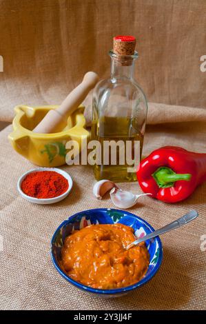 Red mojo con ingredienti. Isole Canarie, Spagna. Foto Stock