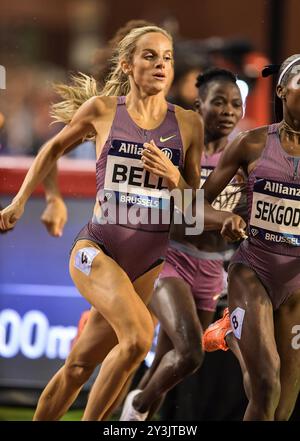 Georgia Bell della Gran Bretagna gareggia nella gara femminile di 800 m alle finali di atletica Memorial Van Damme Diamond League al King Baudouin Stadium Foto Stock