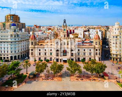 Municipio di Valencia nella Plaza del Ajuntament vista panoramica aerea. Valencia è il terzo comune più popolato della Spagna. Foto Stock
