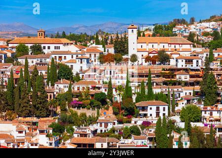 Chiesa di San Nicola o Iglesia de San Nicolas e punto panoramico aereo vista panoramica a Granada, la capitale della provincia di Granada nel commu Foto Stock