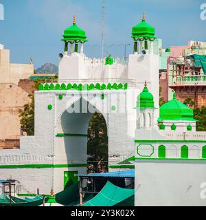 Ajmer Sharif Dargah è un santuario sufi del santo Moinuddin Chishti a Ajmer, Rajasthan stato dell'India Foto Stock