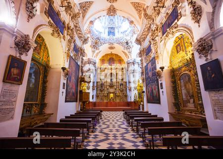 Antequera, Spagna - 22 ottobre 2021: Chiesa di San Giovanni di Dio o Iglesia de San Juan de Dios interiore in Antequera, una città nella provincia di Malaga, Anda Foto Stock