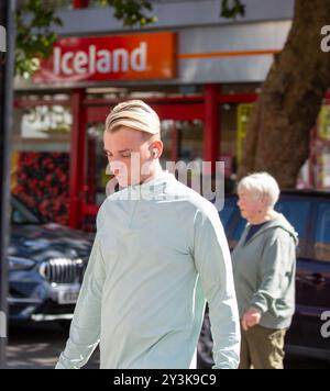 Brentwood UK Essex 14 settembre 2024. Harry Derbidge l'unico modo è Essex e TOWIE star è visibile a Brentwood Essex Credit: Richard Lincoln/Alamy Live News Foto Stock