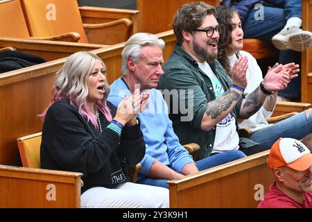 Stoccolma, Svezia. 14 settembre 2024. STOCCOLMA, SVEZIA 20240914 Patricia e Björn Borg sul posto il sabato quando il loro figlio Leo Borg gioca durante le qualificazioni alla Coppa Davis tra Svezia e India nella Royal Tennis Hall di Stoccolma, Svezia, 14 settembre 2024. Foto: Claudio Bresciani/TT/codice 10090 credito: TT News Agency/Alamy Live News Foto Stock