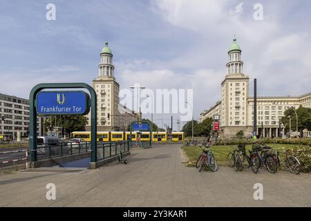 Torri al Frankfurter Tor, complesso di edifici a Karl-Marx-Allee, Frankfurter Allee Berlino, Germania, Europa Foto Stock