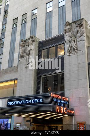 Pubblicità Marquee al Rockefeller Center, New York City, USA 2024 Foto Stock