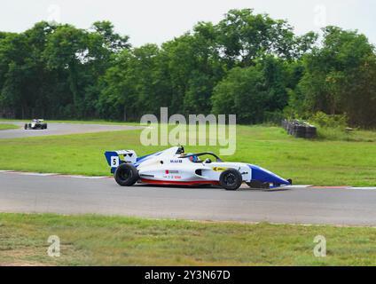 Chennai, INDIA. 14 settembre 2024. Jaden Pariat (5) dei velocisti di Bangalore ha vinto la gara 1 del terzo round del campionato indiano F4 a Chennai, INDIA. Crediti: Ranjith Kumar/Alamy Live News. Foto Stock