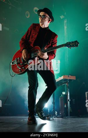 BARCELLONA, SPAGNA - JUL 9: Duke Erikson, chitarrista dei Garbage (rock band scozzese), si esibisce al Razzmatazz il 9 luglio 2024. Foto Stock