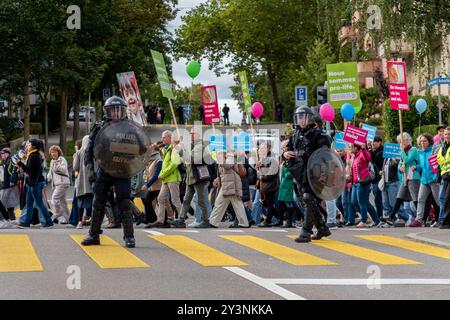 Zurigo, Oerlikon, Svizzera. 14 settembre 2024. «Marcia per la vita» («Marsch fürs Läbe»), un evento annuale che si oppone all'aborto e sostiene i diritti del nascituro. Crediti: Fabienne Koch/Alamy Live News. Foto Stock