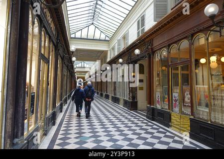 La galleria vero-Dodat, uno dei principali passaggi coperti di Parigi, costruita nel XIX secolo e ancora oggi la stessa Foto Stock