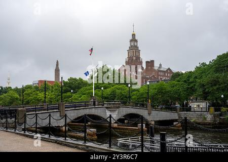 Vista panoramica del centro città dall'alto del fiume Providence. Foto Stock