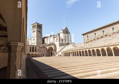 Architettura religiosa della Basilica di San Francesco d'Assisi in Umbria, provincia di Perugia, Italia. (Parte i). Foto Stock