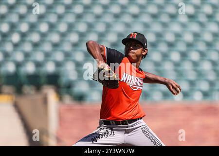 HERMOSILLO, MESSICO - 14 SETTEMBRE: Oswaldo Pacheco lanciatore Crespo in bullpen, durante una sessione di allenamento davanti alla Liga ARCO Mexicana del Pacifico 2024-2025 allo stadio Fernando Valenzuela il 14 settembre 2024 a Hermosillo, Messico. (Foto di Luis Gutierrez/Norte Photo) Foto Stock