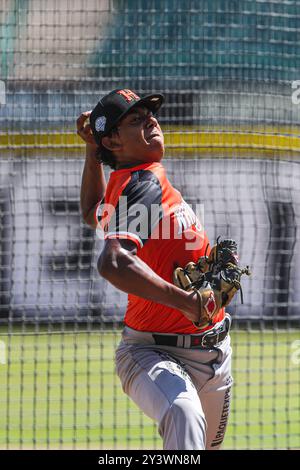 HERMOSILLO, MESSICO - 14 SETTEMBRE: Oswaldo Pacheco lanciatore Crespo in bullpen, durante una sessione di allenamento davanti alla Liga ARCO Mexicana del Pacifico 2024-2025 allo stadio Fernando Valenzuela il 14 settembre 2024 a Hermosillo, Messico. (Foto di Luis Gutierrez/Norte Photo) Foto Stock