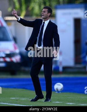 Empoli, Italia. 14 settembre 2024. Il capo allenatore della Juventus Thiago Motta gesta durante una partita di serie A tra Empoli e Juventus a Empoli, in Italia, 14 settembre 2024. Crediti: Federico Tardito/Xinhua/Alamy Live News Foto Stock