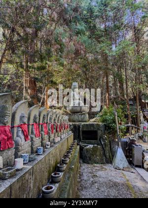 Immagine dal tempio Taisanji, Ehime, Giappone, il 52° del pellegrinaggio del Tempio Shikoku 88 Foto Stock