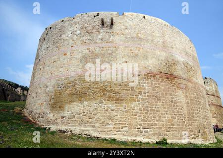 Situato a Canakkale, Turchia, il castello di Kilitbahir fu costruito nel XV secolo. Foto Stock