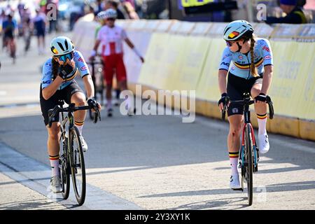 Hasselt, Belgio. 15 settembre 2024. Belga Vierstraete Luca (L) nella foto al termine della Women's Junior Road Race al Campionato europeo 2024, a Hasselt, domenica 15 settembre 2024. I Campionati europei di ciclismo su strada 2024 si svolgeranno dall'11 al 15 settembre a Limburgo, in Belgio. BELGA FOTO DIRK WAEM credito: Belga News Agency/Alamy Live News Foto Stock