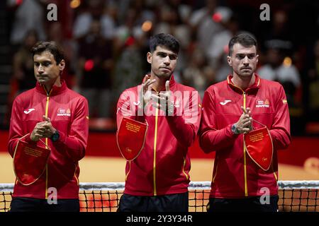 Valencia, Spagna. 15 settembre 2024. VALENCIA, SPAGNA - 15 SETTEMBRE: Carlos Alcaraz spagnolo e David Ferrer, capitano contro l'Australia durante la fase a gironi 2024 della Coppa Davis, partita di Valencia tra Australia e Spagna a Pabellon Fuente De San Luis il 15 settembre 2024 a Valencia, Spagna. (Foto di Jose Torres/Photo Players Images/Magara Press) credito: Magara Press SL/Alamy Live News Foto Stock