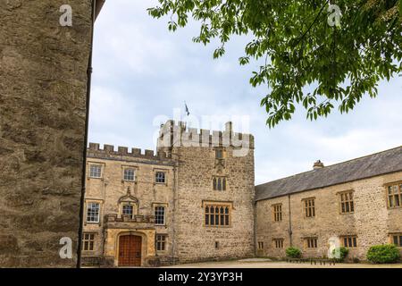 Castello di Sizergh, terreni e casa Tudor a Helsington nella contea inglese di Cumbria. Foto Stock