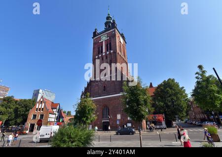 Polen, Danzica, 29.08.2024 Die St.-Katharinen-Kirche zaehlt zu den aeltesten Kirchen Danzigs und befindet sich in der nordwestlichen Altstadt, in der ulica Rajska, der großen Muehle gegenüber. Foto: Die St.-Katharinen-Kirche St.-Katharinen-Kirche *** Polonia, Danzica, 29 08 2024 la chiesa di Santa Caterina è una delle chiese più antiche di Danzica e si trova nella parte nord-occidentale della città vecchia, in ulica Rajska, di fronte al grande Mulino foto Chiesa di Santa Caterina Chiesa di Santa Caterina Foto Stock