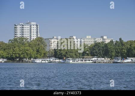 Edifici residenziali a Tegel, Greenwichpromenade, Tegeler SEE, Tegel, Reinickendorf, Berlino, Germania, Europa Foto Stock