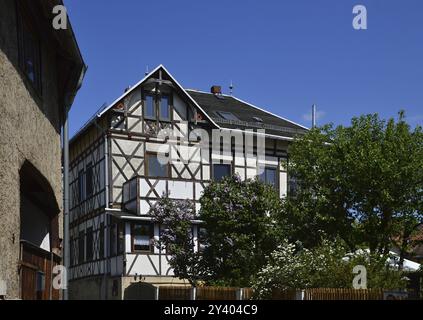 Edificio storico nel villaggio di Grosskochberg, Turingia, Germania, Europa Foto Stock