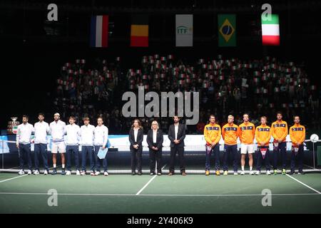 Bologna, Italia. 15 settembre 2024. Presentazione uno le squadre prima della finale di Coppa Davis di tennis 8 tra Matteo Berrettini (Italia) e Botic Van Zandschulp (Paesi Bassi) presso l'arena Unipol, Casalecchio (Bologna), Bologna, Italia settentrionale, domenica, 15 settembre 2024. Sport - Tennis - (foto Michele Nucci credito: LaPresse/Alamy Live News Foto Stock