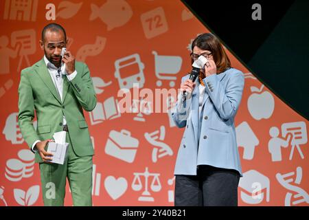 Brighton & Hove, Regno Unito. 14 settembre 2024. RT. Josh BABARINDE MP parla al fianco di RT. Sarah OLNEY deputata durante la conferenza autunnale dei Liberal Democrat al Brighton Centre, Brighton & Hove, East Sussex, Regno Unito. Crediti: LFP/Alamy Live News Foto Stock