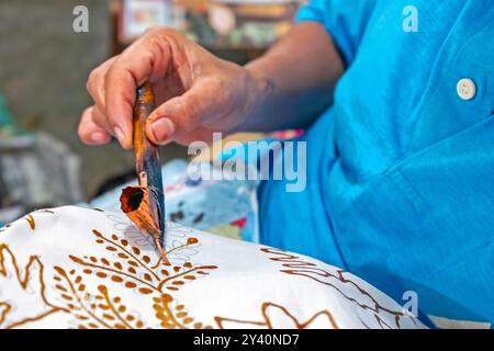 Batik fatto a mano, Yogyakarta, Java, Indonesia Foto Stock