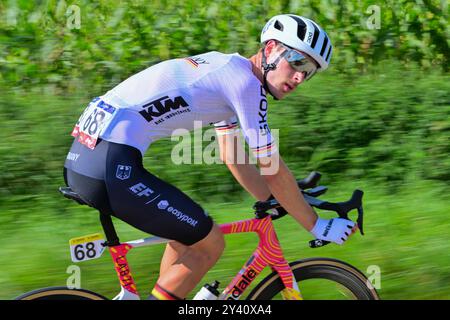 Jonas Elite (Deutschland, Germania, GER) Strassenrennen/European Continental Championships Men Elite Road Race von Heusden-Zolder nach Hasselt (129 km) ore 15. Settembre 2024. Die Radsport EM/Straßenradsport-Europameisterschaften 2024 (2024 UEC Road European Championships) der Union Européenne de Cyclisme von 11. bis 15. Settembre 2024 a der belgischen Provinz Limburg. EuroRoad24, EuroRoad 2024. Foto Stock