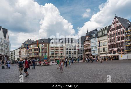 Case in legno nella vecchia piazza del mercato di Römer platz a francoforte sul meno, Germania, 22 luglio 2018 Foto Stock