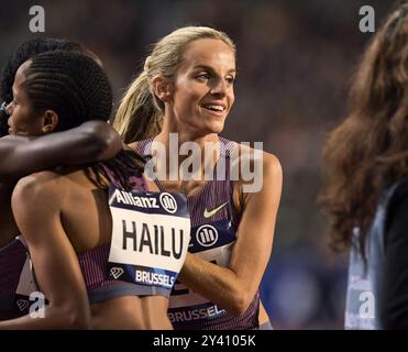 Georgia Bell della Gran Bretagna gareggia nei 1500 m femminili alle finali di atletica Memorial Van Damme Diamond League al King Baudouin Stadium di Foto Stock