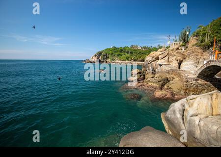 Spiaggia principale di Puerto Escondido in una giornata di sole a Oaxaca, Messico Foto Stock