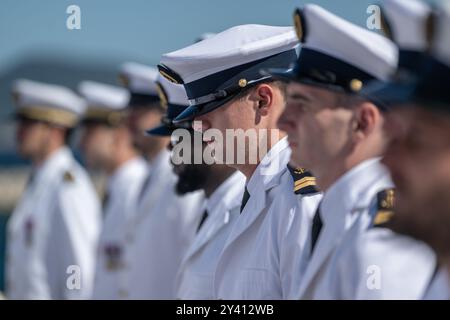 Tolone, Francia. 9 settembre 2024. L'equipaggio della marina viene visto durante la cerimonia. Una cerimonia per nominare il capitano Frigate Laurent Falhun comandante dell'equipaggio rosso del sottomarino d'attacco nucleare Tourville per continuare la fase di test prima della sua accettazione ufficiale da parte della Marina francese. (Credit Image: © Laurent Coust/SOPA Images via ZUMA Press Wire) SOLO PER USO EDITORIALE! Non per USO commerciale! Foto Stock