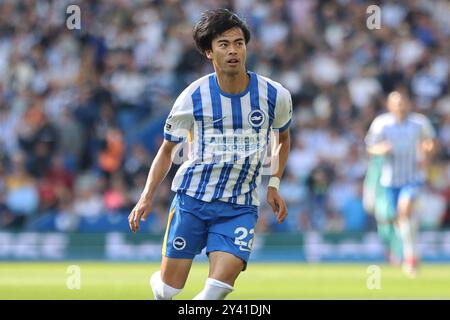 Kaoru Mitoma in azione per Brighton & Hove Albion allo stadio AMEX Foto Stock