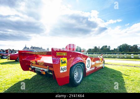 Chantilly, Francia. 14 settembre 2024. Alfa-Romeo tipo 33 TT 12, Les Plus belles voitures du monde durante la settima edizione della Chantilly Arts & Elegance - Richard mille al Domaine du Château de Chantilly, dal 13 al 15 settembre 2024, a Chantilly, Francia - foto Jean-Baptiste Millet/DPPI credito: DPPI Media/Alamy Live News Foto Stock