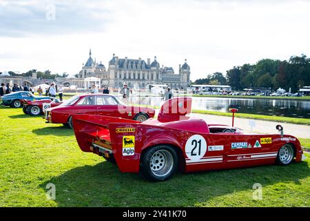 Chantilly, Francia. 14 settembre 2024. Alfa-Romeo tipo 33 TT 12, Les Plus belles voitures du monde durante la settima edizione della Chantilly Arts & Elegance - Richard mille al Domaine du Château de Chantilly, dal 13 al 15 settembre 2024, a Chantilly, Francia - foto Jean-Baptiste Millet/DPPI credito: DPPI Media/Alamy Live News Foto Stock