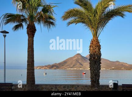 Villaggio di pescatori la Isleta del Moro al mattino Foto Stock