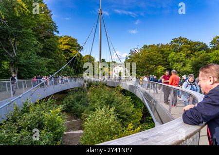 Der Skywalk Königsstuhl an den Kreidefelsen von Rügen, Aussichtsplattform an der berühmten Felsformation Königsstuhl, barrierefrei, im Nationalpark Jasmund, Blick auf die Ostsee und die Kreidefelsen Küste, zwischen Sassnitz und Lohme, Mecklenburg-Vorpommern, Deutschland, Skywalk Königsstuhl Königsstuhl *** Rügen Königsstuhl Königsstuhl Foto Stock