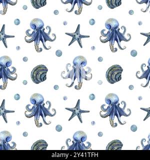 Motivo senza cuciture con guscio di polpo, stelle marine e bolle d'acqua. Illustrazione ad acquerello disegnata a mano su sfondo bianco in blu, blu chiaro, smeraldo. Foto Stock