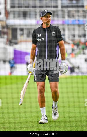 Kia Oval, Londra, Regno Unito. 6 settembre 2024. 3° Rothesay Cricket test Match, Day One, Inghilterra contro Sri Lanka; Joe Root of England crediti: Action Plus Sports/Alamy Live News Foto Stock