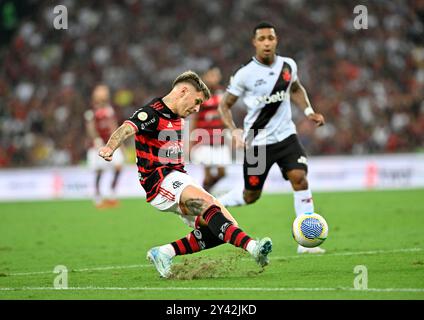 Rio de Janeiro-Brasile, 15 settembre 2024, partita del Campionato brasiliano di calcio tra Flamengo e Vasco da Gama allo stadio Maracanã crediti: Andre Paes/Alamy Live News Foto Stock