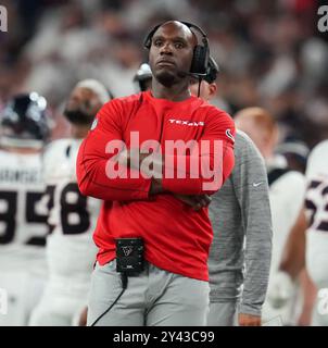 Houston, Texas, Stati Uniti. 15 settembre 2024. Il capo-allenatore degli Houston Texans DeMeco Ryans durante una gara NFL tra Texans e Bears il 15 settembre 2024 a Houston. I Texans vinsero, 19-13. (Credit Image: © Scott Coleman/ZUMA Press Wire) SOLO PER USO EDITORIALE! Non per USO commerciale! Crediti: ZUMA Press, Inc./Alamy Live News Foto Stock